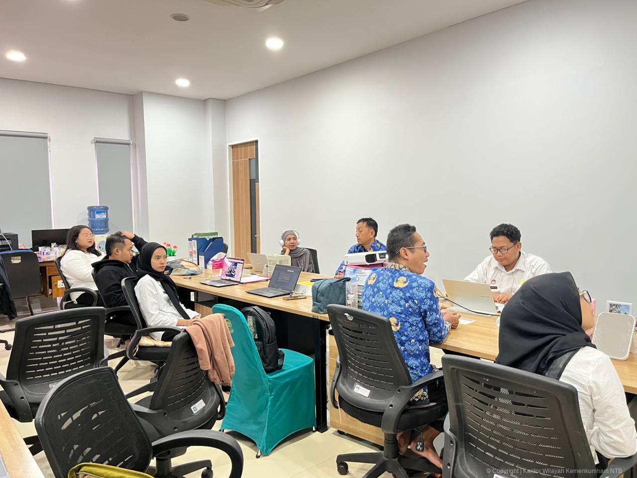 Perkuat Pemahaman KUHAP Baru, Kanwil Kemenkum NTB Ikuti Webinar Nasional