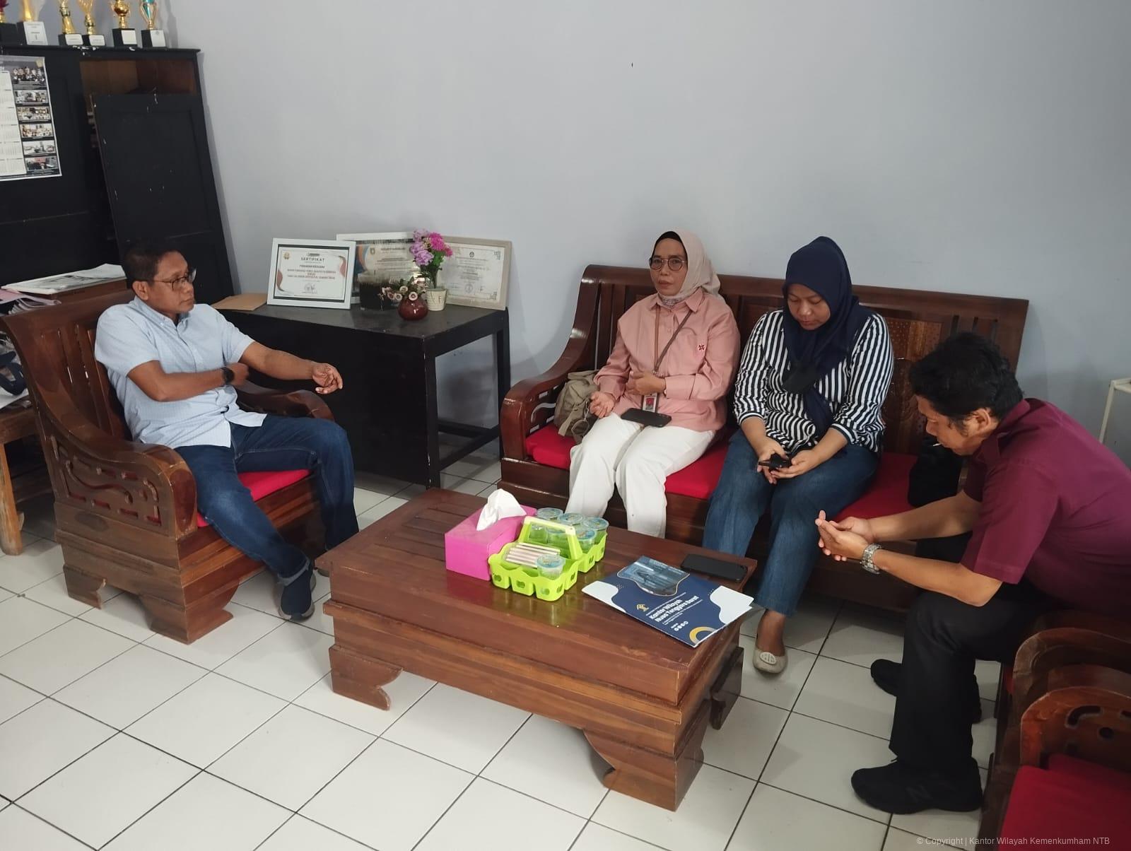 Kanwil Kementerian Hukum NTB Perkuat Pengawasan PNBP Fidusia Bersama MPDN Sumbawa